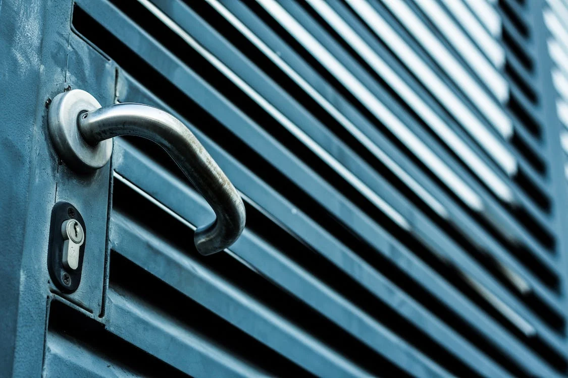 Metal Doors Pros And Cons: Buying Guide