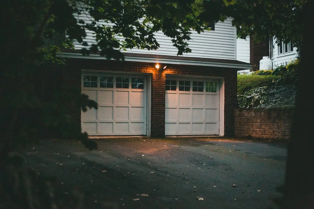 Garage Door Buyer’s Guide: Things To Consider
