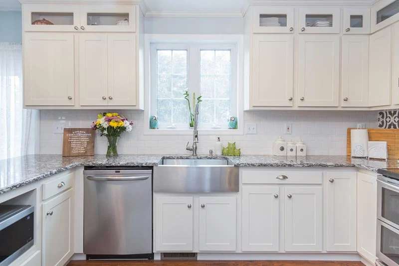 A Timeless Look: The Beauty of Shaker Style Cabinet Drawers